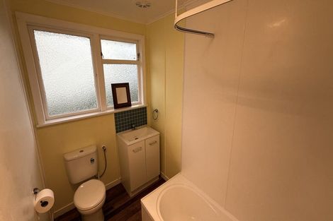 Photo of property in 24 Banks Street, Marfell, New Plymouth, 4310