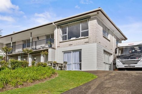 Photo of property in 3a Leo Place, Kawaha Point, Rotorua, 3010