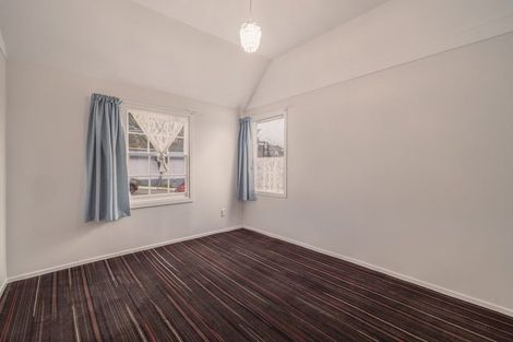 Photo of property in 45 Oxford Street, Lyttelton, 8082