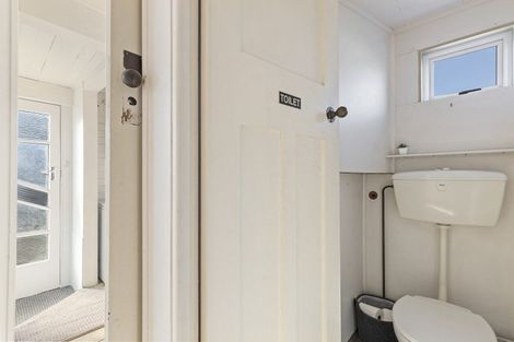 Photo of property in 389 Carrington Street, Upper Vogeltown, New Plymouth, 4310