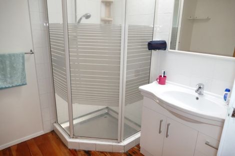 Photo of property in 23 Tobruk Crescent, Milford, Auckland, 0620