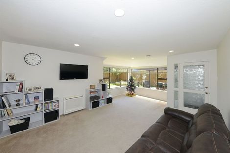 Photo of property in 2/125 Roydvale Avenue, Burnside, Christchurch, 8053