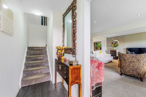 Photo of property in 1/1 Sharon Road, Waiake, Auckland, 0630