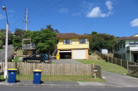 Photo of property in 27 Santiago Crescent, Unsworth Heights, Auckland, 0632