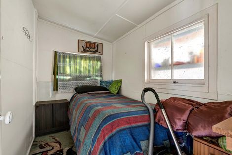 Photo of property in 82 Railway Street, Eltham, 4322