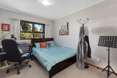 Photo of property in 67 Kennedy Avenue, Forrest Hill, Auckland, 0620