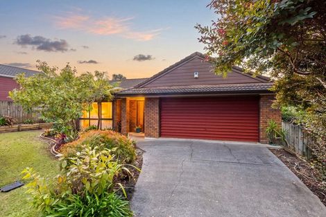 Photo of property in 1 Crestview Place, Browns Bay, Auckland, 0630