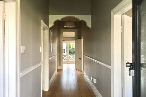 Photo of property in 1/2 Milton Road, Northcote Point, Auckland, 0627