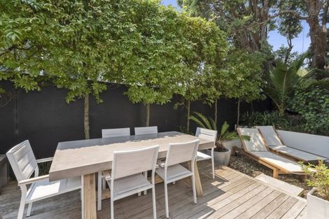 Photo of property in 8 Sylvan Park Avenue, Milford, Auckland, 0620