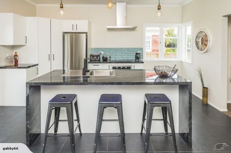 Photo of property in 141 Grey Street, Springvale, Whanganui, 4501