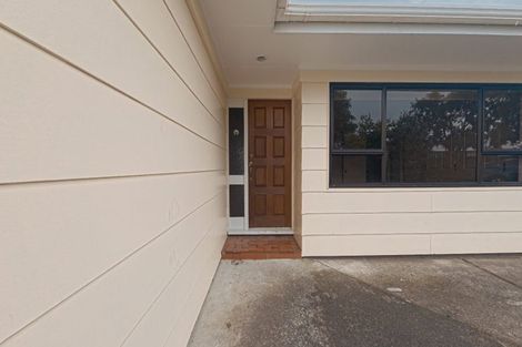 Photo of property in 591 Great South Road, Rosehill, Papakura, 2113