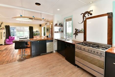 Photo of property in 4 Rere Place, Parakai, 0830