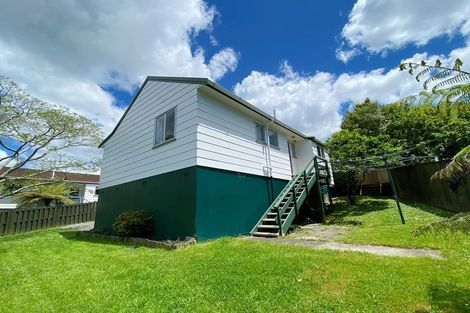 Photo of property in 2/23 Tetrarch Place, Totara Vale, Auckland, 0629