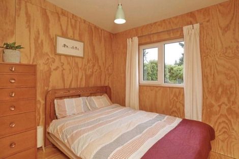 Photo of property in 5 Cross Street, Coalgate, 7673