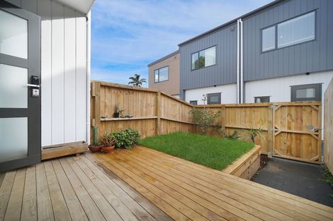 Photo of property in 9/22 Ryburn Road, Mount Wellington, Auckland, 1062