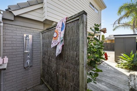 Photo of property in 10 Lee Street, Mount Maunganui, 3116