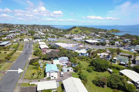 Photo of property in 8 Berghan Road, Coopers Beach, 0420