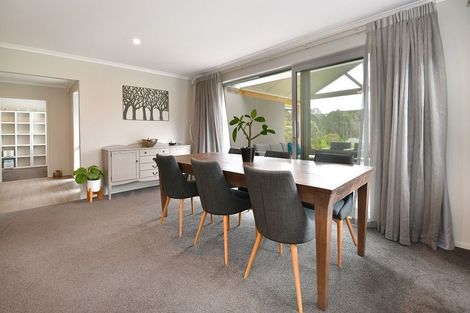 Photo of property in 25 Hobbs Road, Matakatia, Whangaparaoa, 0930