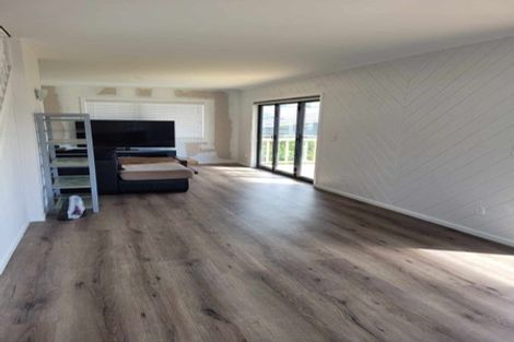 Photo of property in 38 Holiday Road, Stanmore Bay, Whangaparaoa, 0932