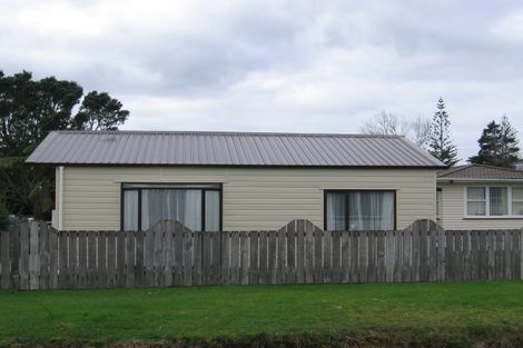 Photo of property in 9 Knox Road, Swanson, Auckland, 0612