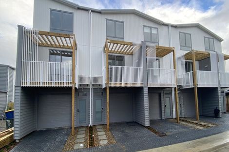 Photo of property in 5/2 Moor Avenue, Te Atatu Peninsula, Auckland, 0610