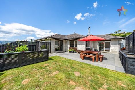 Photo of property in 10 Meadowbank Drive, Belmont, Lower Hutt, 5010