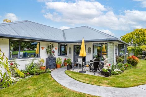 Photo of property in 21 Mona Square, Ashburton, 7700