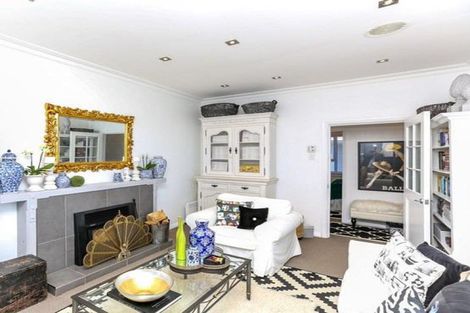 Photo of property in 11 Waimea Street, Westown, New Plymouth, 4310