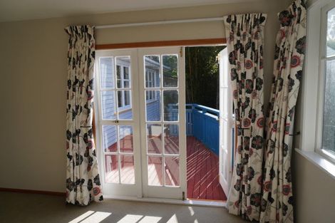 Photo of property in 54 Huntingdon Street, Northland, Wellington, 6012