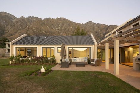 Photo of property in 5 Scenic Drive, Drift Bay, Queenstown, 9371