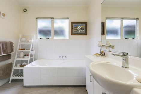 Photo of property in 245 Whirinaki Road, Eskdale, Napier, 4182