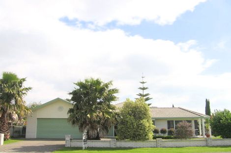 Photo of property in 34 Plateau Heights, Mount Maunganui, 3116
