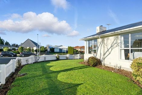 Photo of property in 1 Glenavon Place, Ilam, Christchurch, 8041