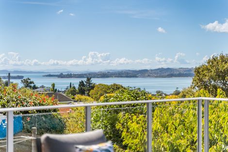 Photo of property in 37 Mellons Bay Road, Mellons Bay, Auckland, 2014