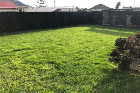 Photo of property in 37 Edgewater Drive, Pakuranga, Auckland, 2010