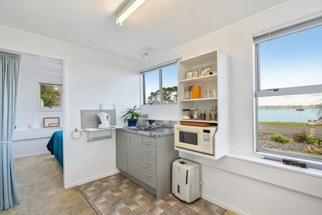 Photo of property in 6 Waikaraka Beach Road, Tamaterau, Whangarei, 0174