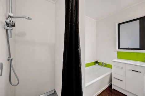 Photo of property in 65 Belt Road, New Plymouth, 4310