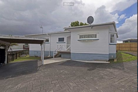 Photo of property in 1/23 Luckens Road, West Harbour, Auckland, 0618