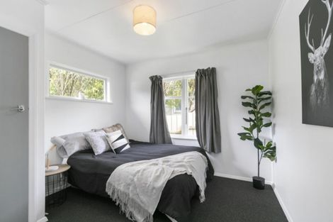 Photo of property in 35 Lees Grove, Wainuiomata, Lower Hutt, 5014