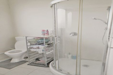 Photo of property in 67 Lincoln Park Avenue, Massey, Auckland, 0614