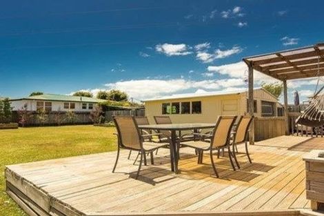 Photo of property in 68 Edgewater Drive, Pakuranga, Auckland, 2010