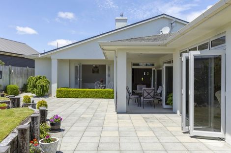 Photo of property in 25 Magnolia Rise, Waipahihi, Taupo, 3330