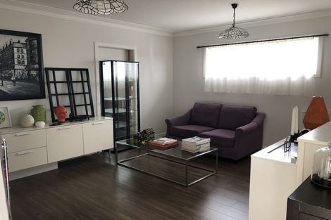 Photo of property in 11 Castaing Crescent, Te Atatu South, Auckland, 0610