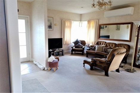 Photo of property in 11 Darlington Street, Ngatea, 3503