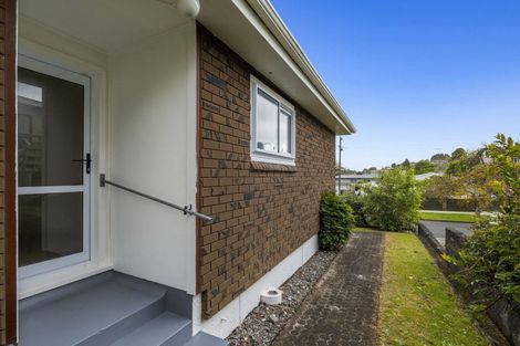 Photo of property in 2 Whakawhiti Street, Marfell, New Plymouth, 4310