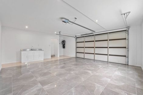 Photo of property in 2 Dhaka Lane, Ranui, Auckland, 0612