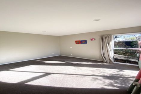 Photo of property in 5 Shanaway Close, Halswell, Christchurch, 8025