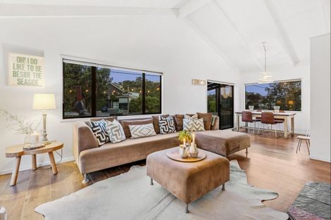 Photo of property in 34 Grand View Road, Leigh, 0985