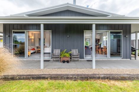 Photo of property in 127 Lisland Drive, Kinloch, Taupo, 3377