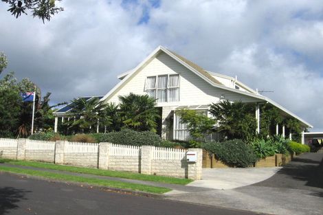 Photo of property in 33 Simmental Crescent, Somerville, Auckland, 2014